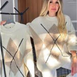 Liz Claiborne Cream and Gold Turtleneck Sweater